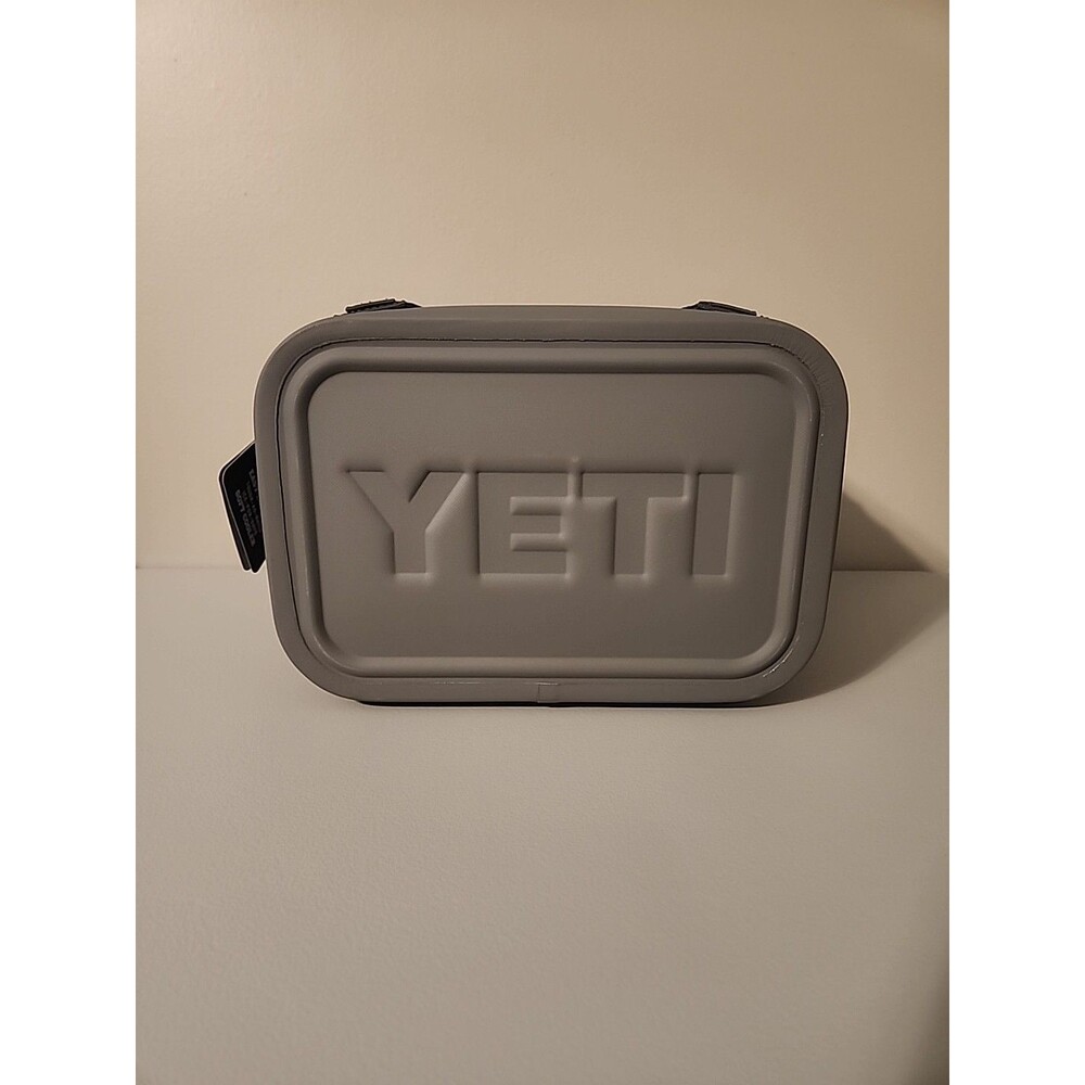 NWT Yeti Hopper Flip 8 Cutwater Portable Soft Small Cooler Navy Blue Grey - Picture 15 of 15